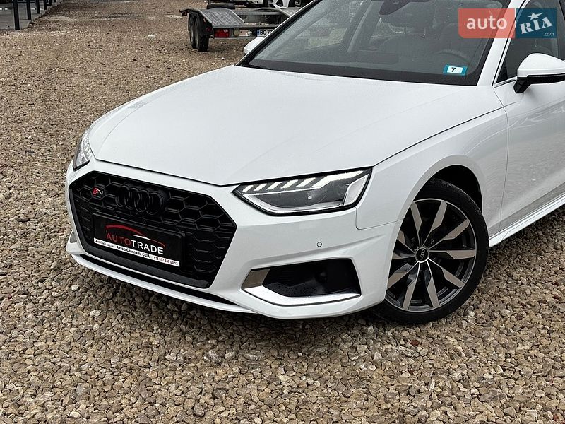 Седан Audi A4 2021 в Львове