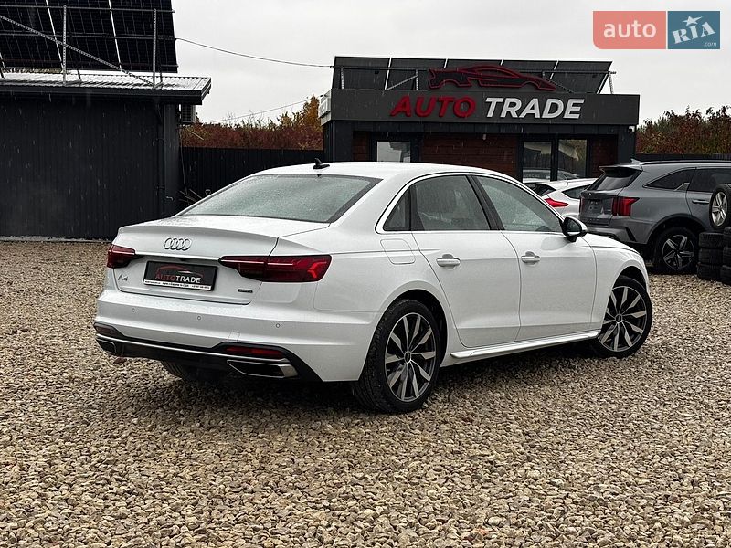 Седан Audi A4 2021 в Львове