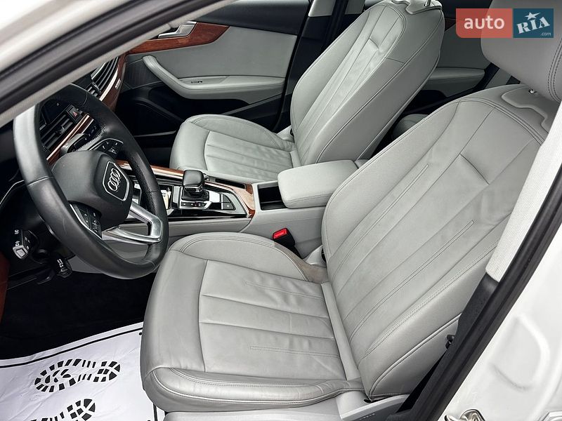 Седан Audi A4 2021 в Львове