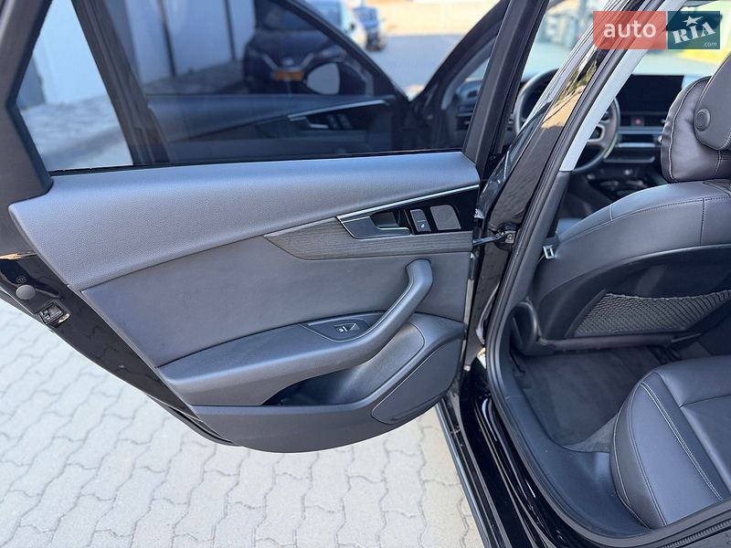 Седан Audi A4 2019 в Львове