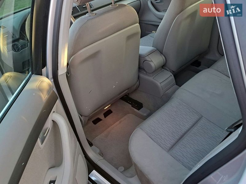 Седан Audi A4 2005 в Снятине