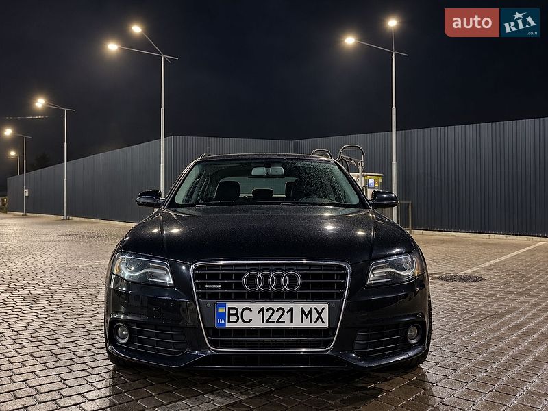 Седан Audi A4 2010 в Львове