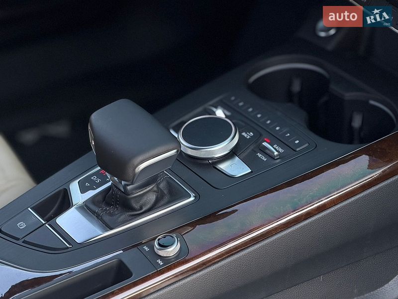 Седан Audi A4 2016 в Каменском
