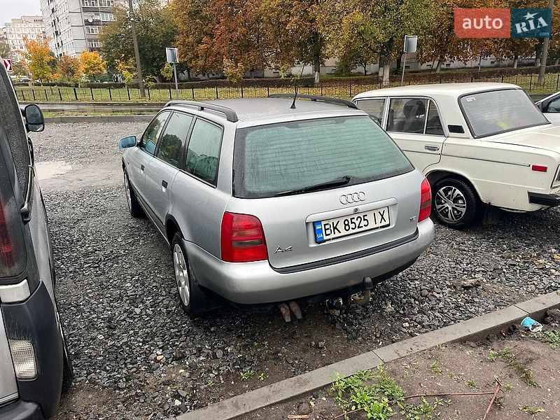 Универсал Audi A4 1998 в Ровно