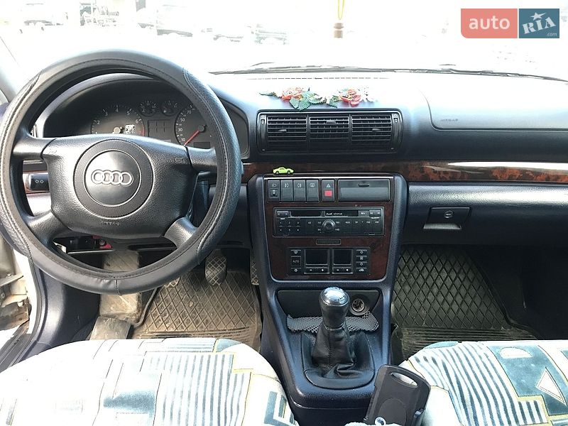 Универсал Audi A4 1998 в Ровно