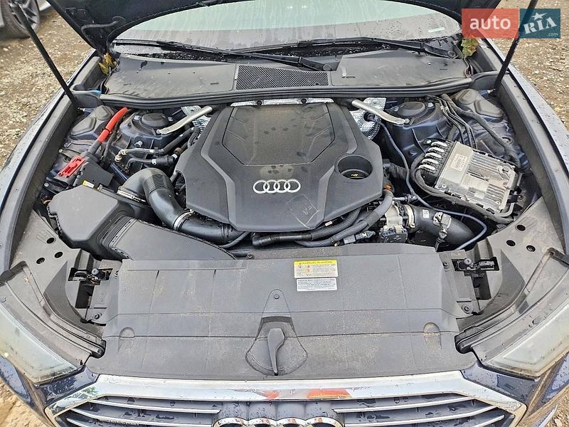 Седан Audi A4 2022 в Львові
