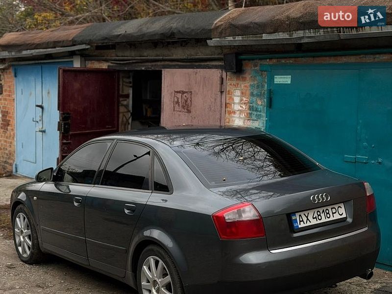 Седан Audi A4 2002 в Чугуєві