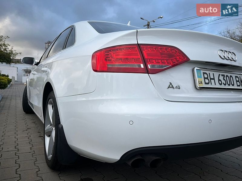Седан Audi A4 2010 в Одесі