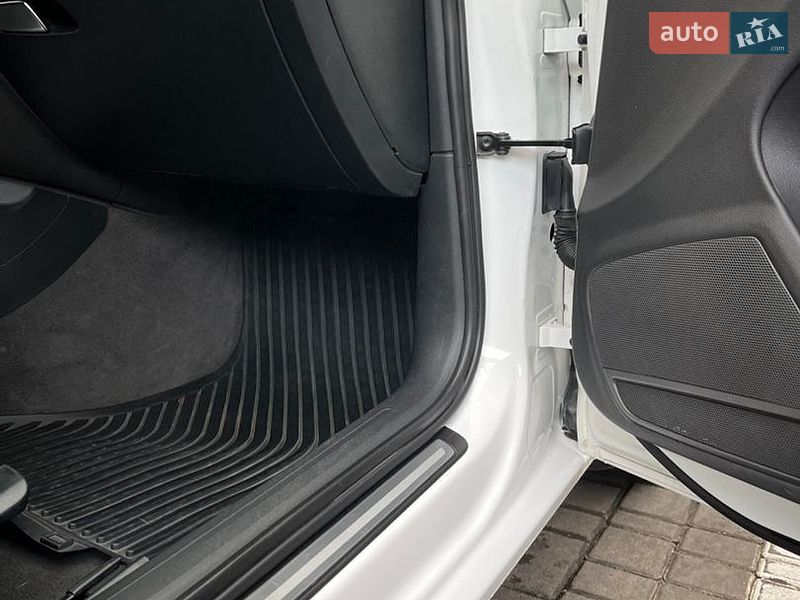 Седан Audi A4 2010 в Одесі