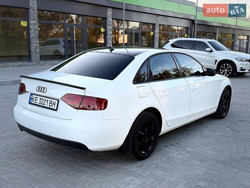 Седан Audi A4 2009 в Дніпрі