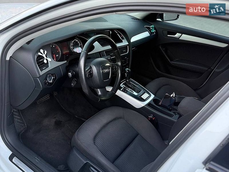 Седан Audi A4 2009 в Дніпрі