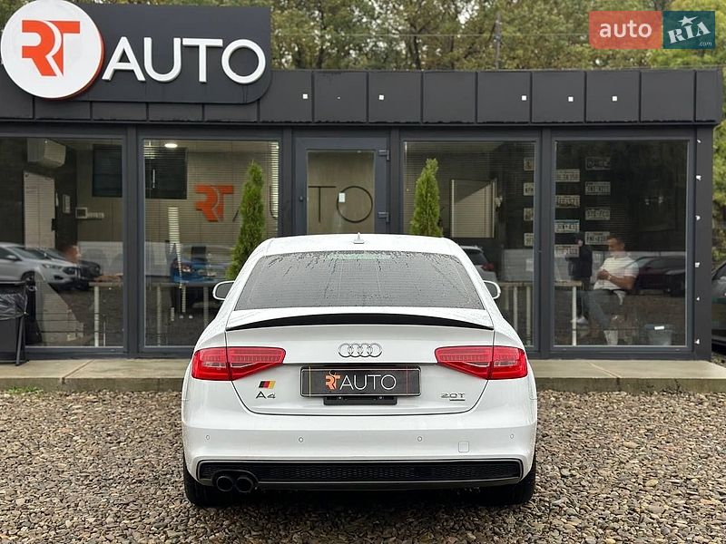 Седан Audi A4 2014 в Львове