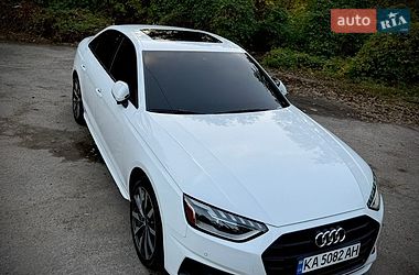 Седан Audi A4 2022 в Киеве
