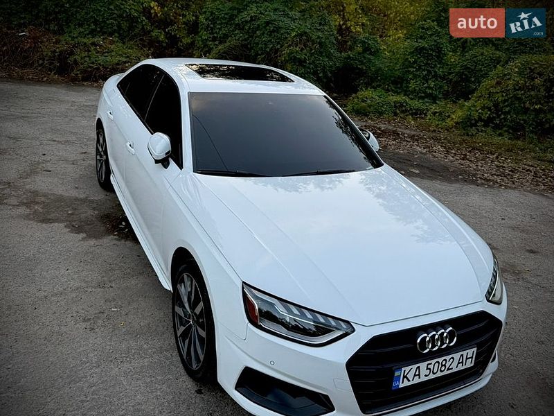 Седан Audi A4 2022 в Киеве