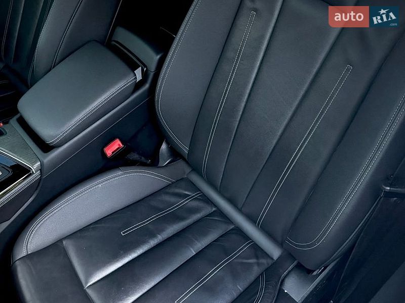 Седан Audi A4 2022 в Киеве
