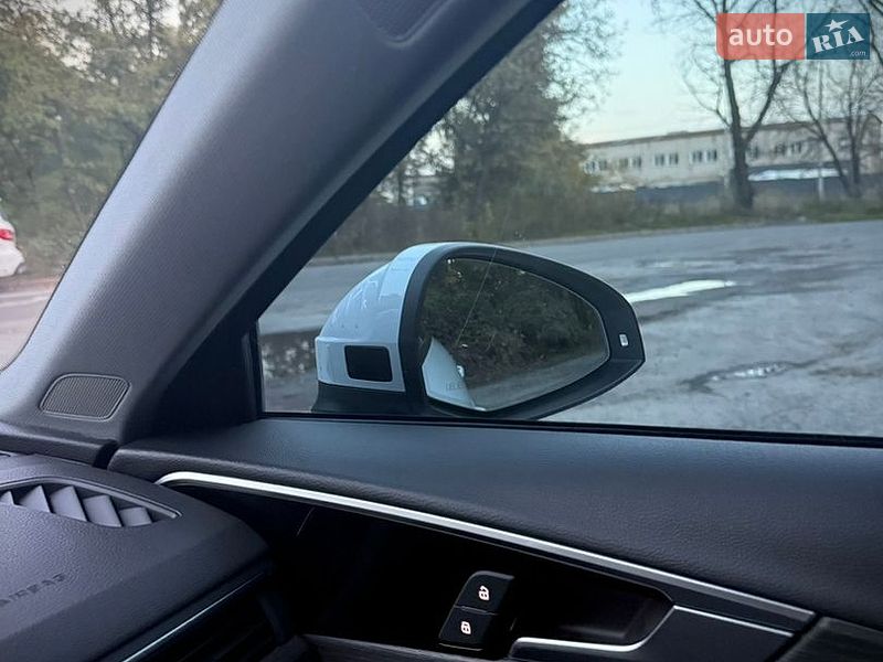Седан Audi A4 2022 в Киеве