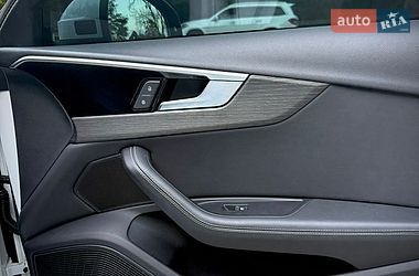 Седан Audi A4 2022 в Киеве