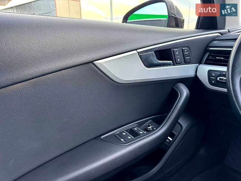 Седан Audi A4 2017 в Хмельницком