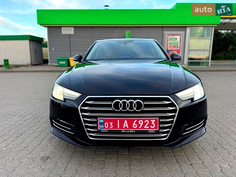 Седан Audi A4 2017 в Хмельницком