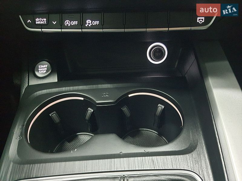Седан Audi A4 2017 в Хмельницком