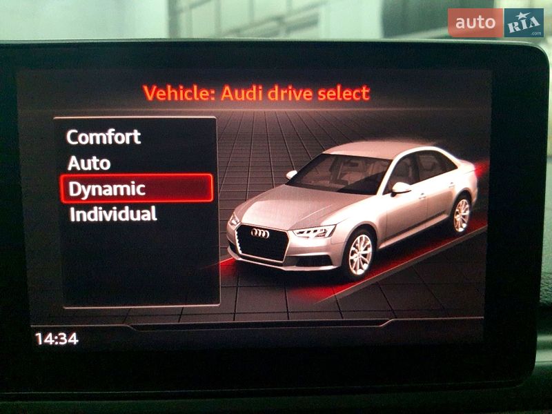 Седан Audi A4 2017 в Хмельницком