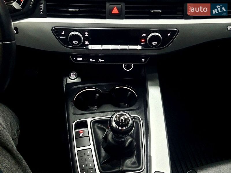 Седан Audi A4 2017 в Хмельницком