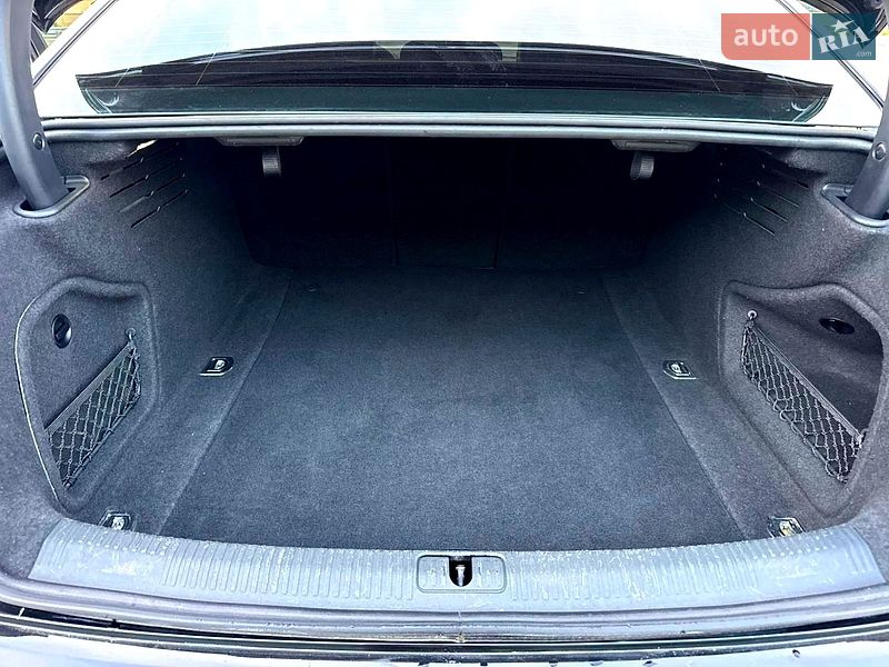 Седан Audi A4 2017 в Хмельницком