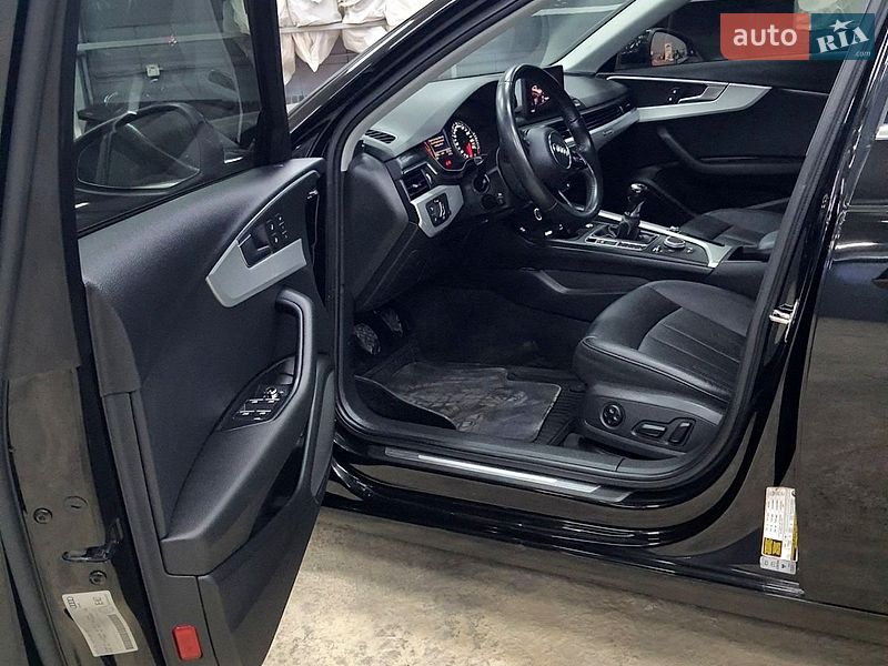 Седан Audi A4 2017 в Хмельницком