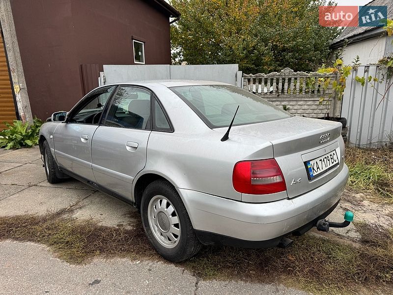 Седан Audi A4 2000 в Киеве