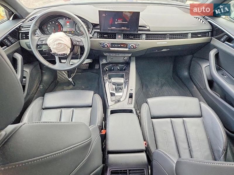 Седан Audi A4 2021 в Львове