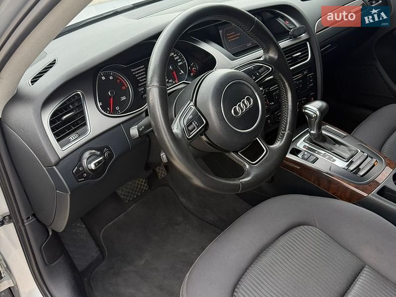 Седан Audi A4 2013 в Кам'янському