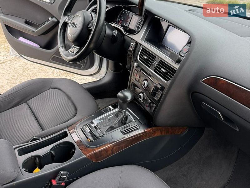 Седан Audi A4 2013 в Кам'янському