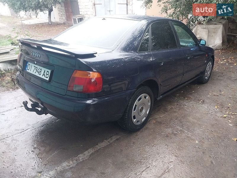 Седан Audi A4 1996 в Крыжополе