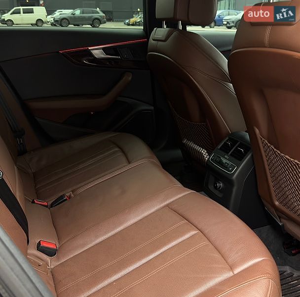 Седан Audi A4 2017 в Киеве