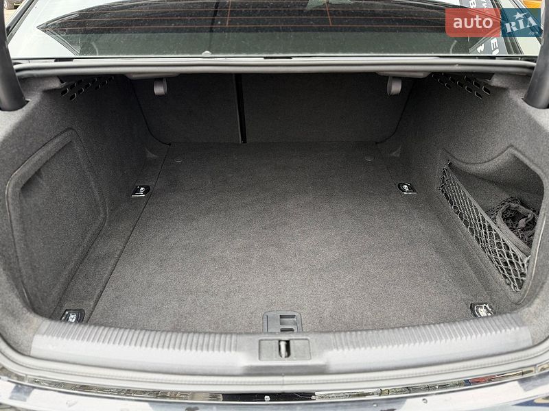 Седан Audi A4 2015 в Шептицькому