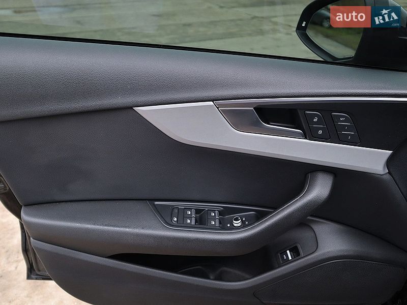 Седан Audi A4 2019 в Ізюмі