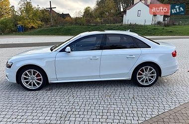 Седан Audi A4 2014 в Винниках