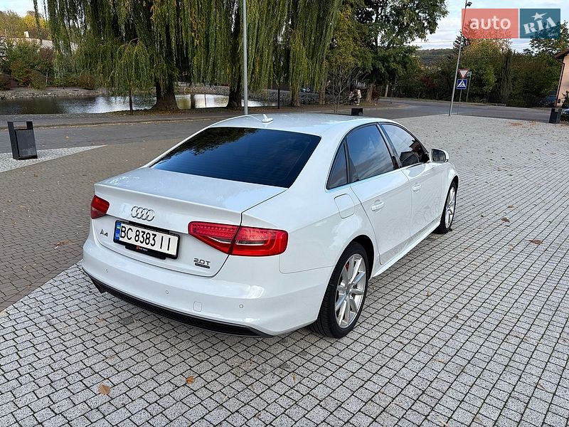 Седан Audi A4 2014 в Винниках