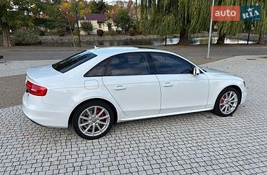 Седан Audi A4 2014 в Винниках