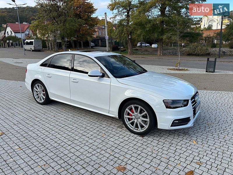 Седан Audi A4 2014 в Винниках
