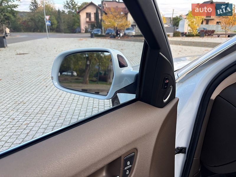 Седан Audi A4 2014 в Винниках