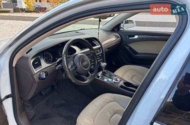 Седан Audi A4 2014 в Винниках