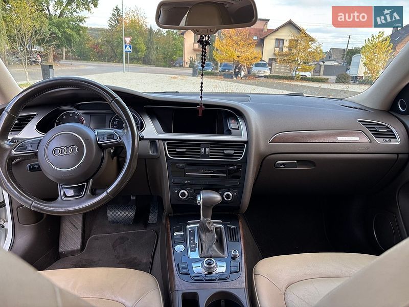 Седан Audi A4 2014 в Винниках
