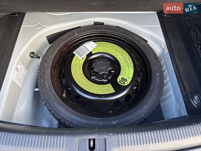 Седан Audi A4 2014 в Винниках