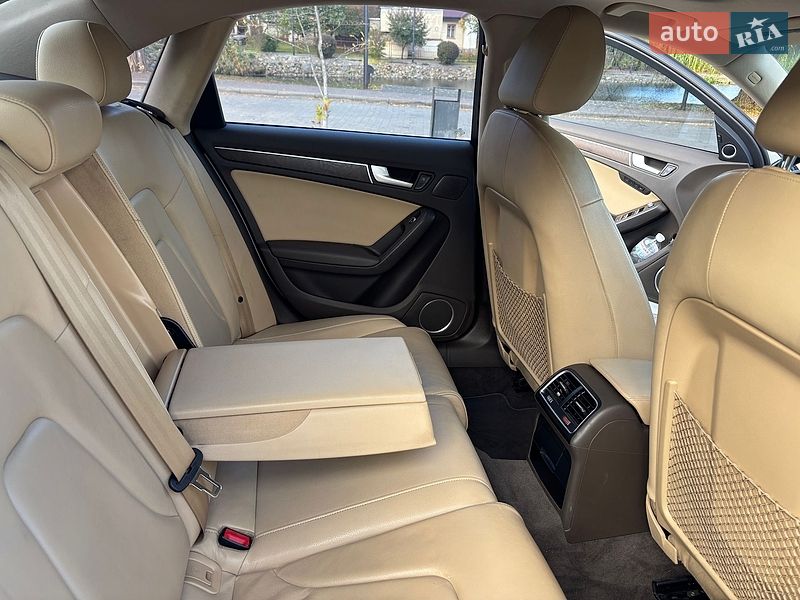 Седан Audi A4 2014 в Винниках
