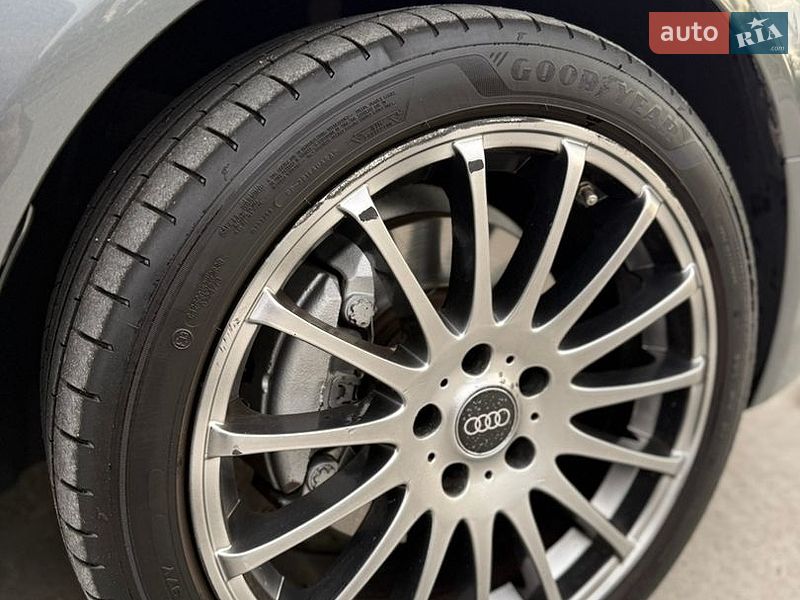 Седан Audi A4 2013 в Горишних Плавнях