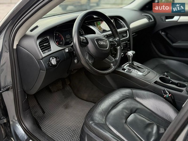 Седан Audi A4 2013 в Горишних Плавнях