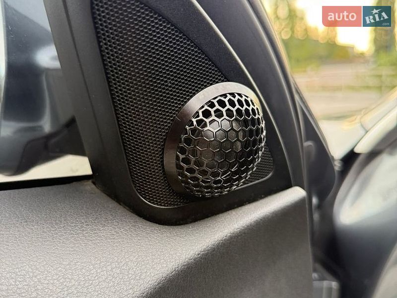 Седан Audi A4 2013 в Горишних Плавнях