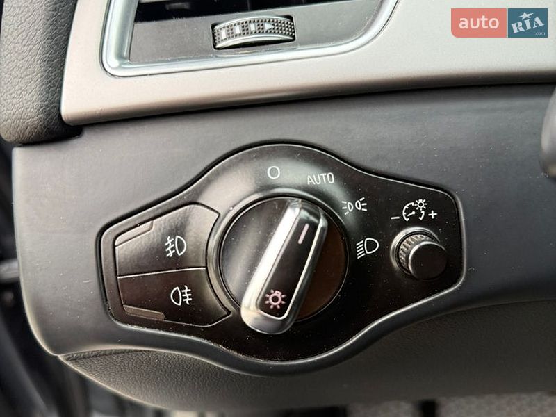 Седан Audi A4 2013 в Горишних Плавнях