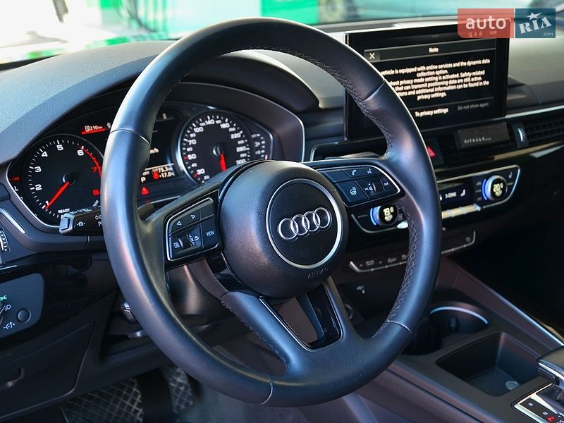 Седан Audi A4 2022 в Киеве